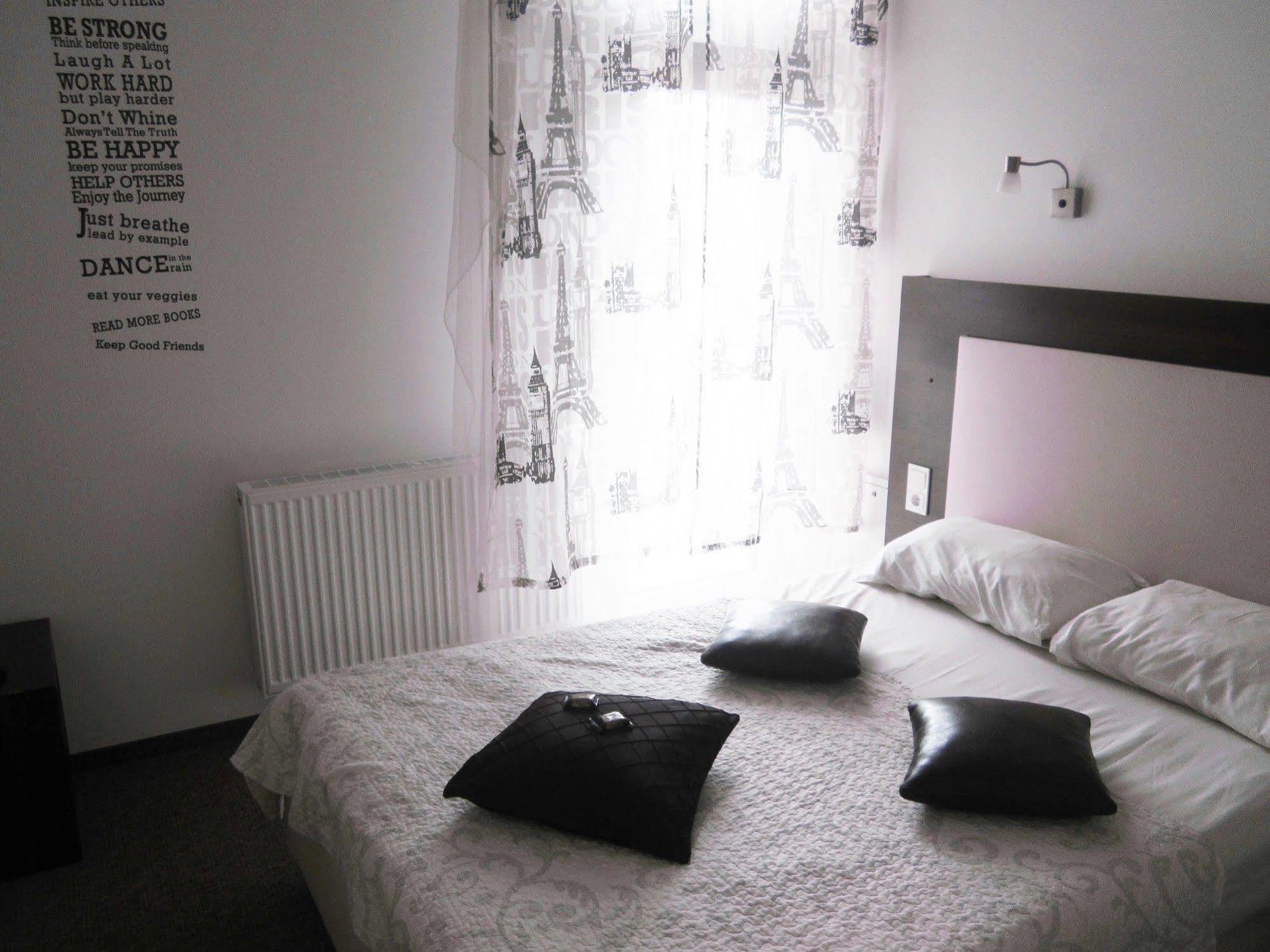 Happy Inn Kaunas Ngoại thất bức ảnh